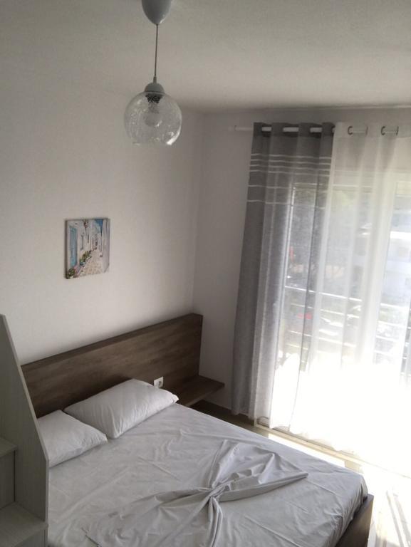 Viktoria'S Apartments Shëngjin Eksteriør billede